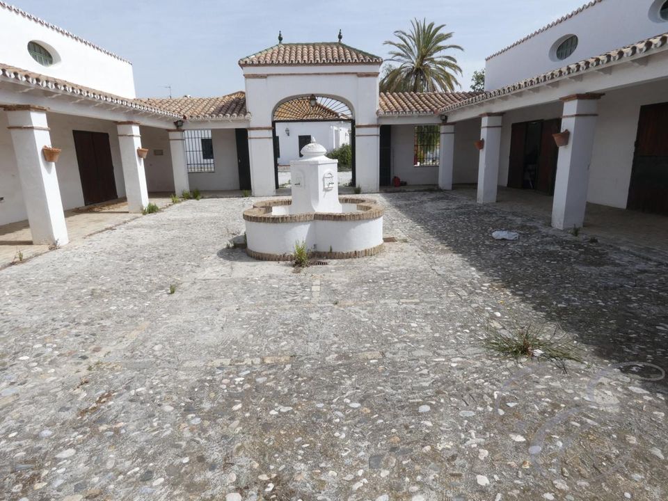 Landejendom i Almayate Alto, Malaga - foto 1
