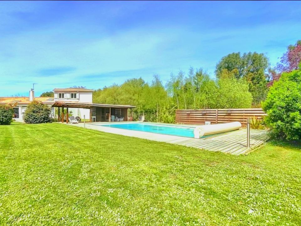Villa i Le Pian-Medoc, Gironde - foto 1