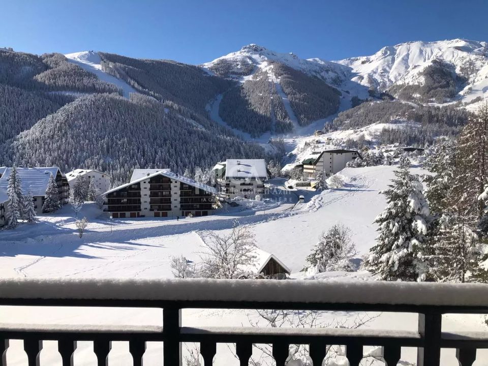 Leilighet i Saint-Étienne-de-Tinée, Alpes-Maritimes - bilde 1