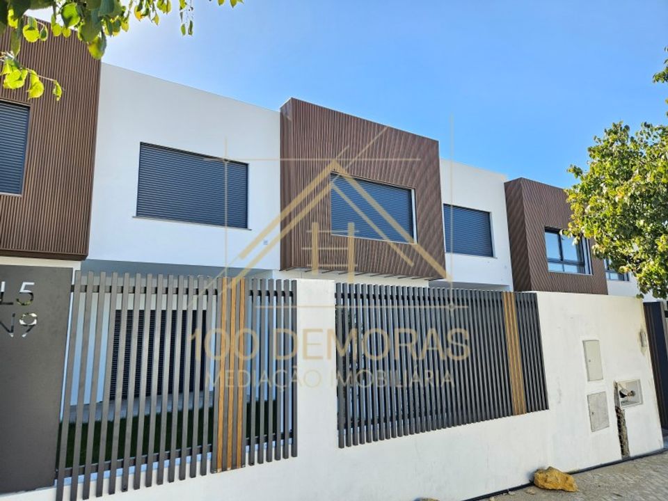 Rækkehus i Rio de Mouro-Estacao, Lisbon - foto 1
