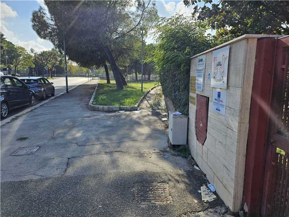 Erhvervsejendom i Bari, Bari - foto 1