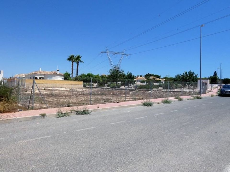 Helårsgrund i La Marina, Alicante - foto 1