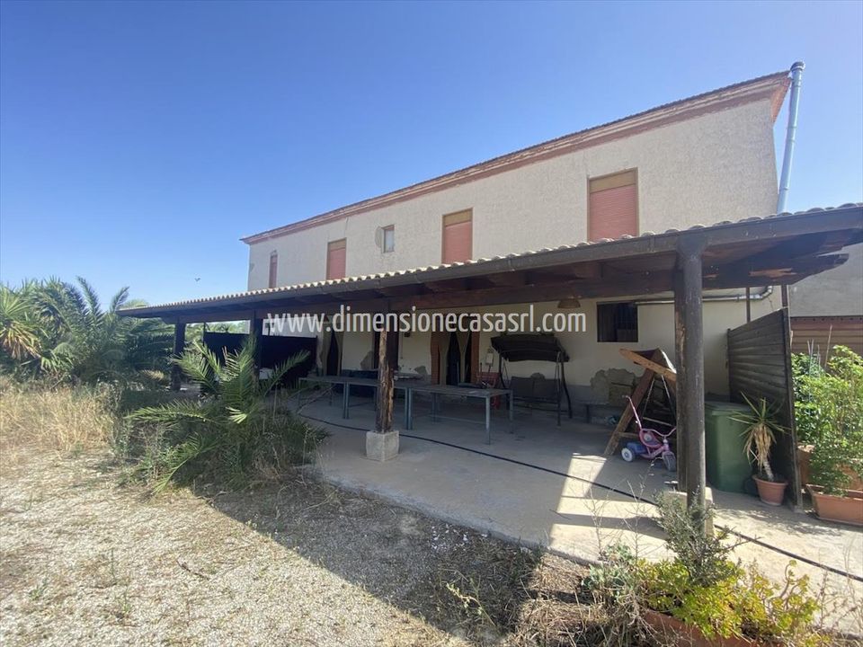 Farm i Caltanissetta, Caltanissetta - foto 1