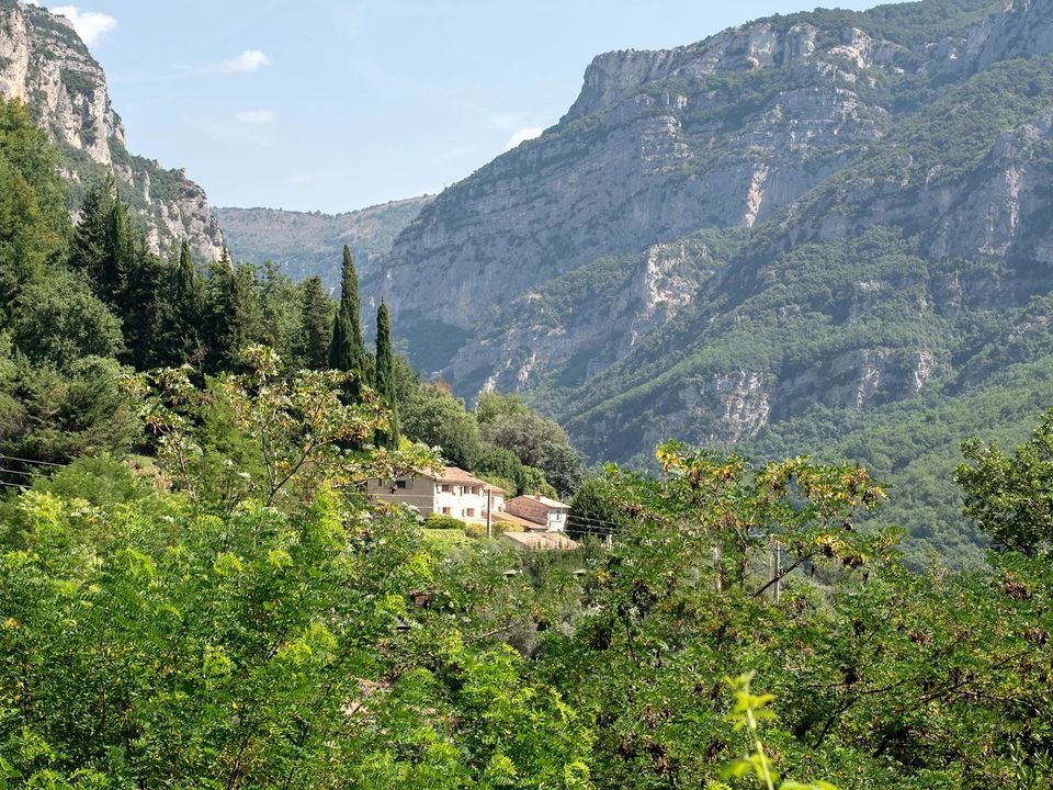 Villa i Le Bar-sur-Loup, Alpes-Maritimes - foto 1