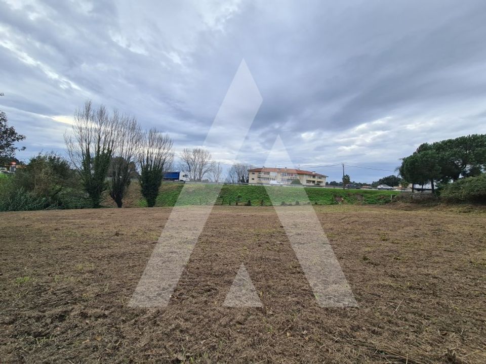 Helårsgrund i Oliveira de Azemeis, Aveiro - foto 1
