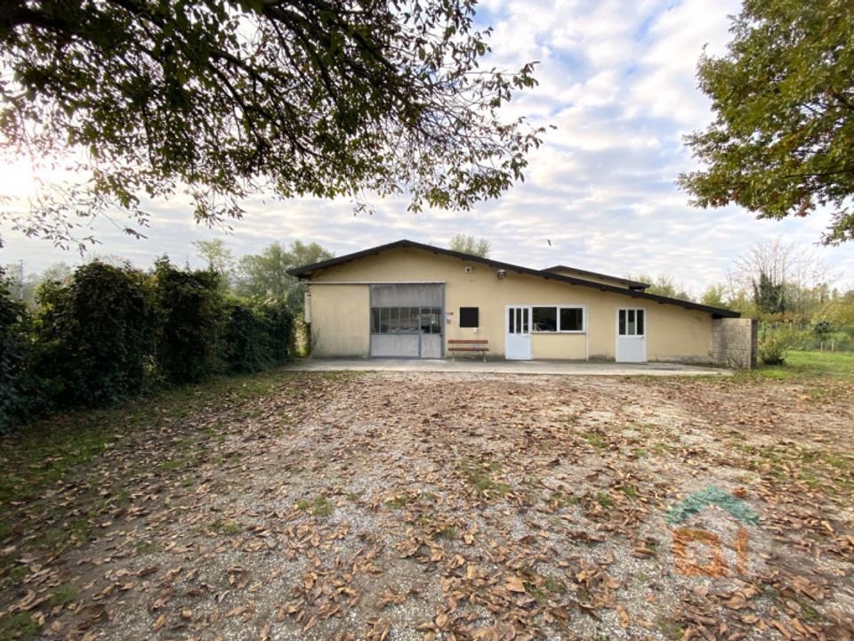 Erhvervsejendom i Farra d'Isonzo, Gorizia - foto 2