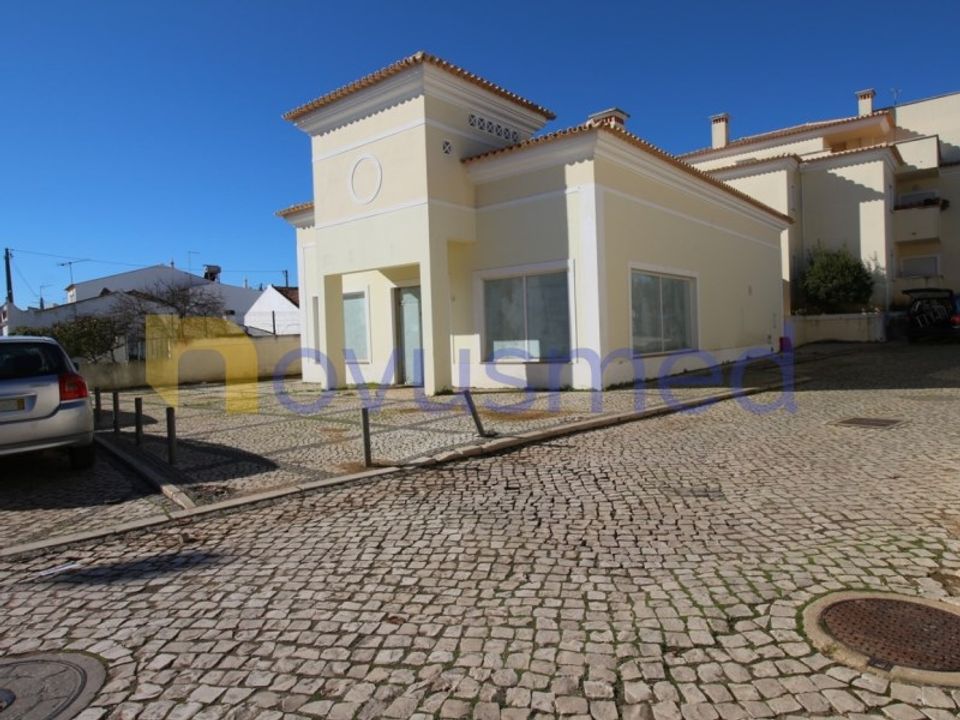 Erhvervsejendom i Ferreiras, Faro - foto 1