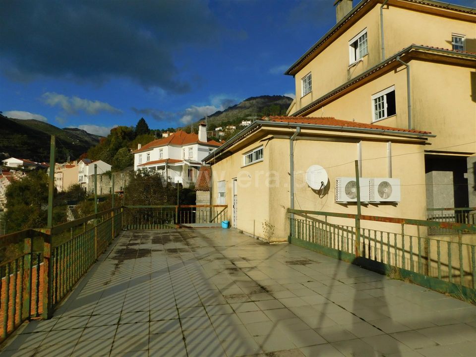 Erhvervsejendom i Seia, Guarda - foto 1