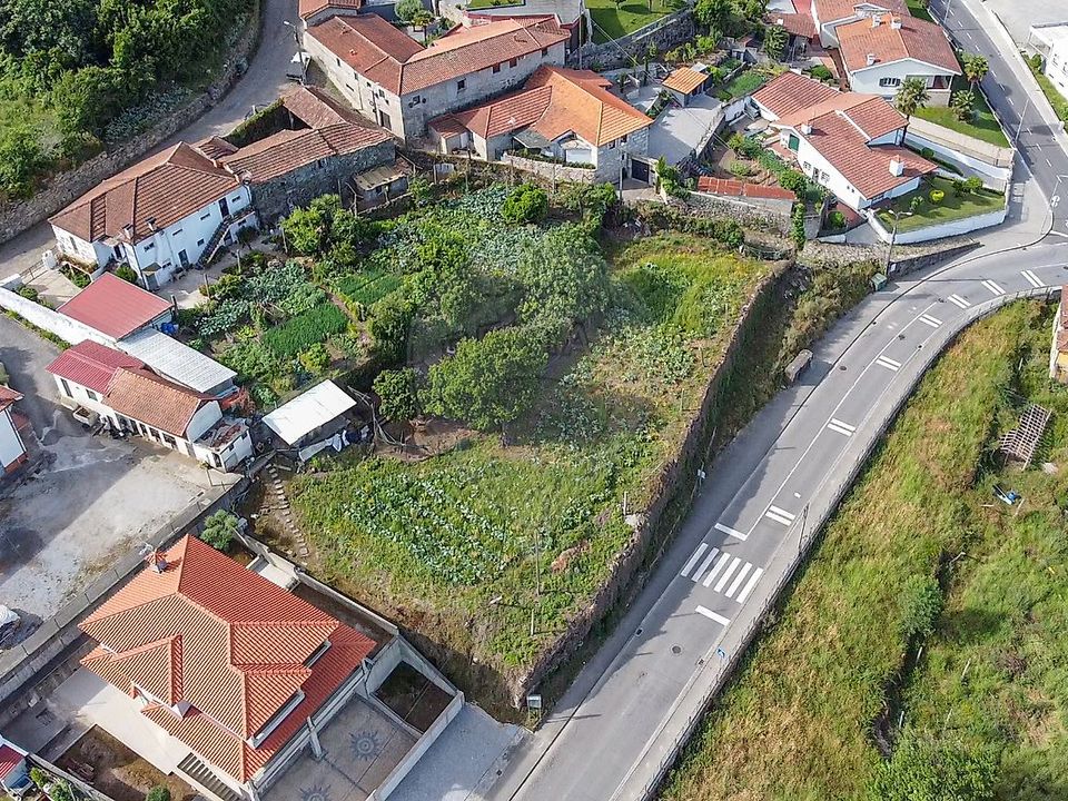Helårsgrund i Santo Tirso, Porto - foto 1