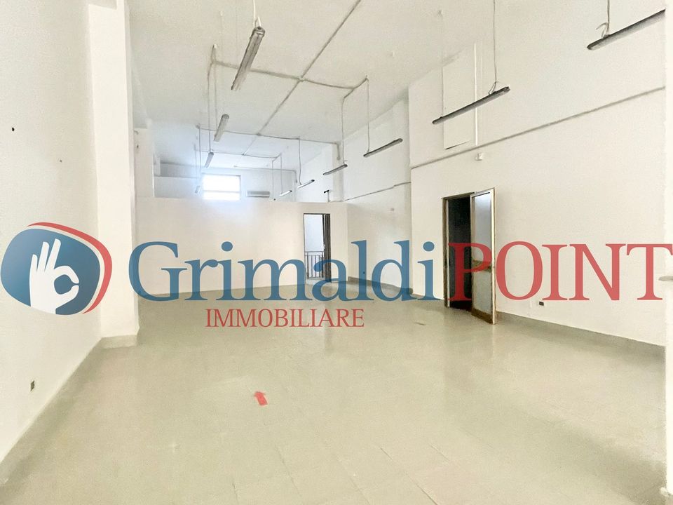 Commercial property in Lecce, Lecce - photo 2