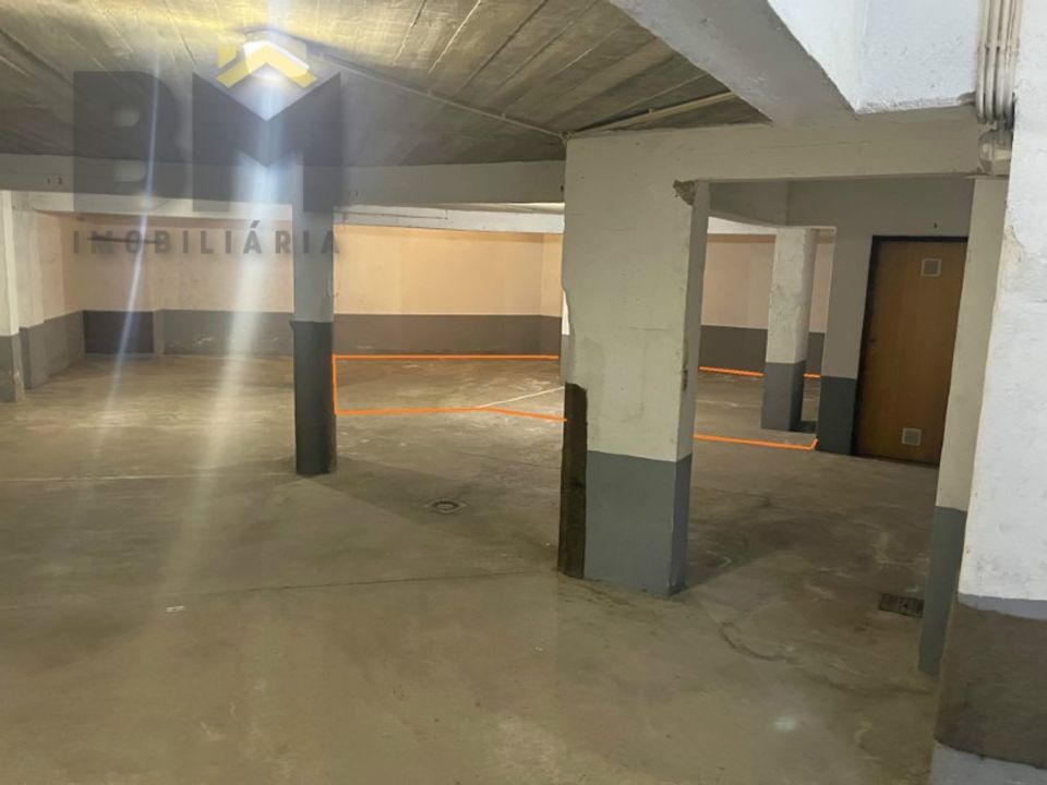 Plazas de parking en Castelo Branco, Castelo Branco - foto 3