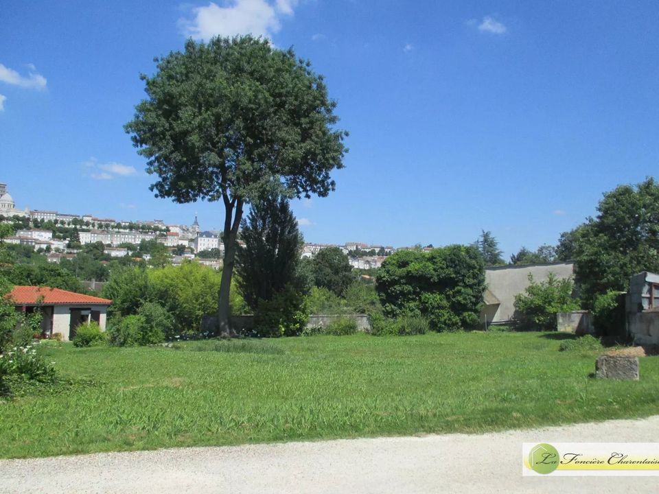 Helårsgrund i Angouleme, Charente - foto 2