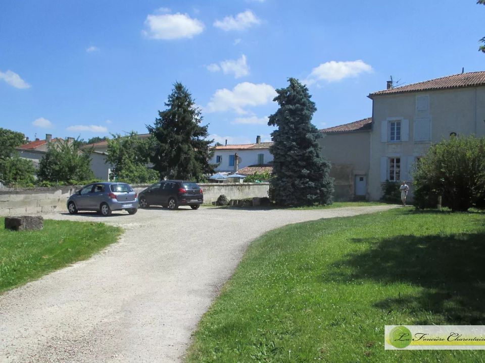 Helårsgrund i Angouleme, Charente - foto 3