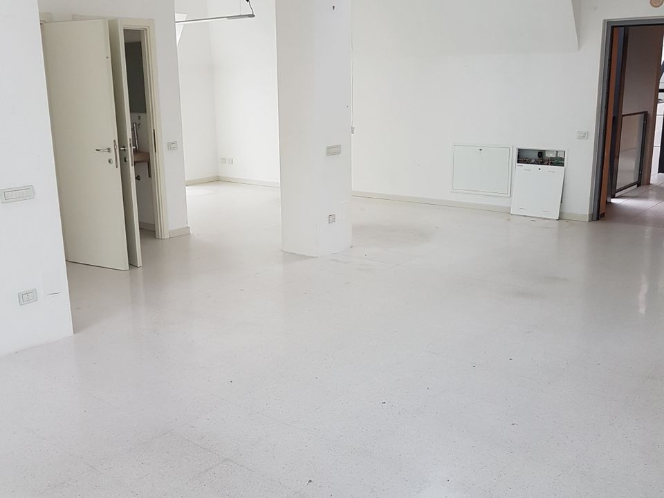 Erhvervsejendom i Lodi, Lodi - foto 3