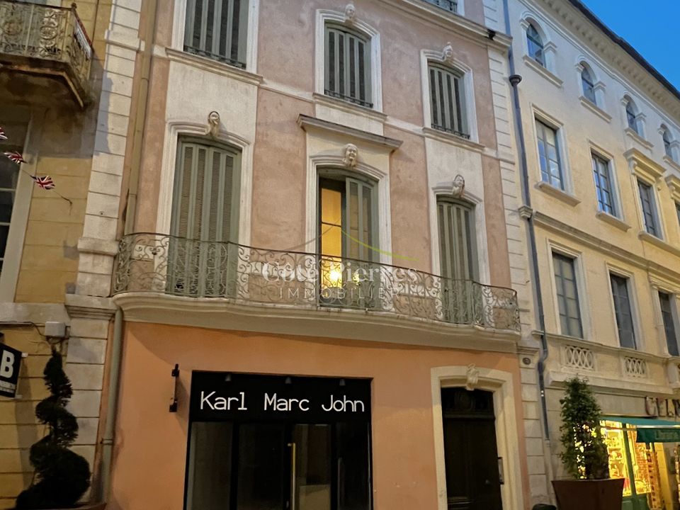 Erhvervsejendom i Nimes, Gard - foto 1