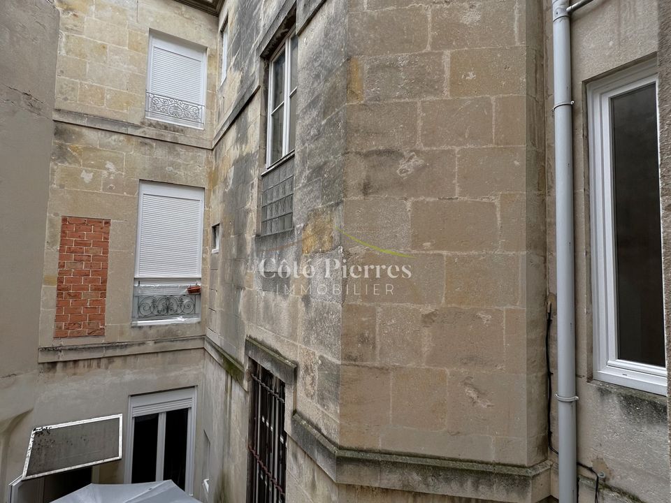 Erhvervsejendom i Nimes, Gard - foto 2
