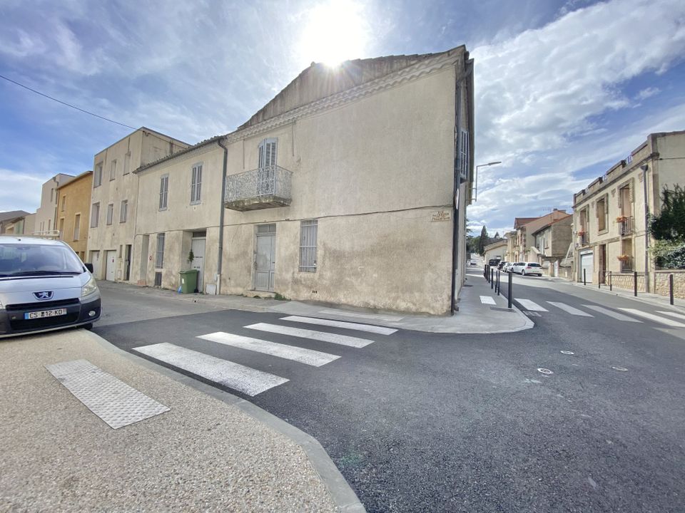 Erhvervsejendom i Nimes, Gard - foto 2
