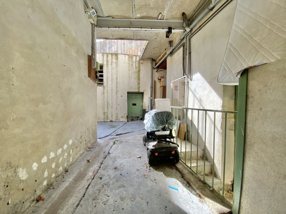 Erhvervsejendom i Nimes, Gard - foto 4