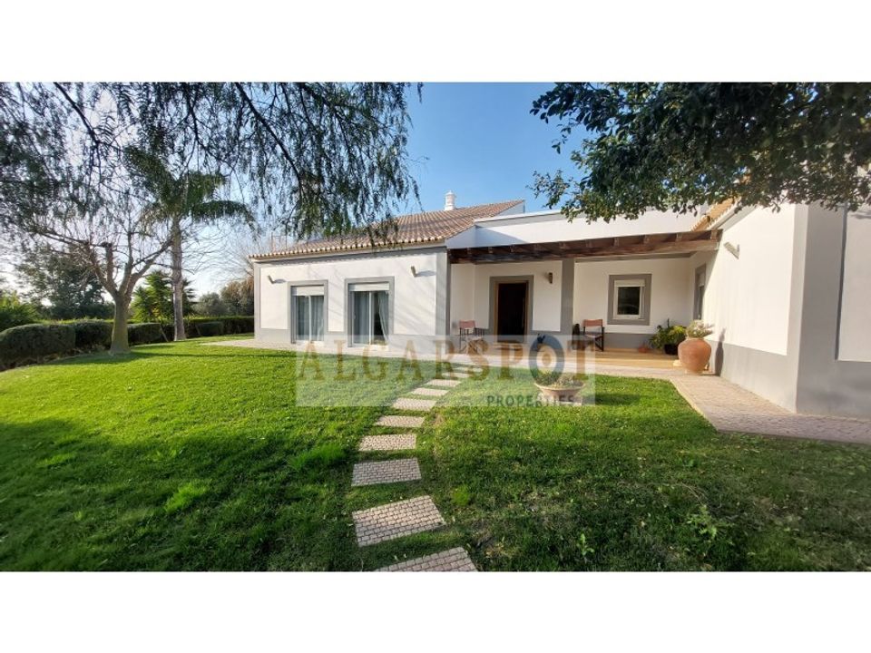 Villa i Armacao de Pera, Faro - foto 1