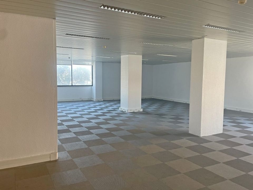 Erhvervsejendom i Sacavem, Lisbon - foto 1