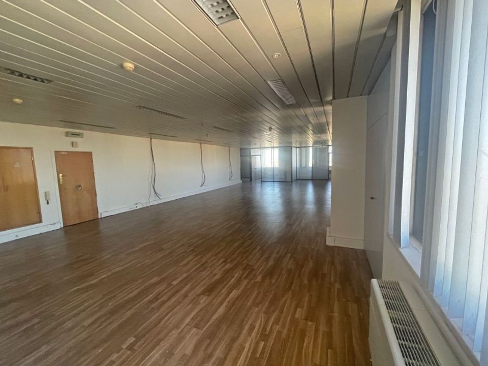 Erhvervsejendom i Sacavem, Lisbon - foto 3