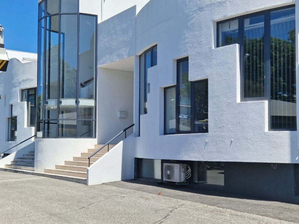 Erhvervsejendom i Amadora, Lisbon - foto 4