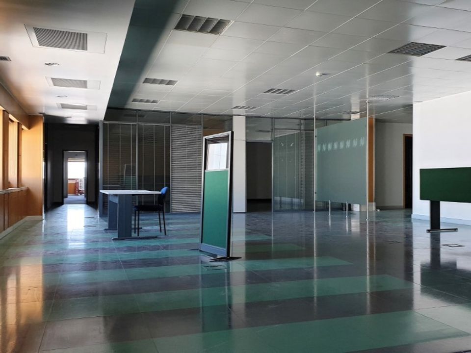 L'establiment comercial a Carnaxide, Lisbon - foto 1