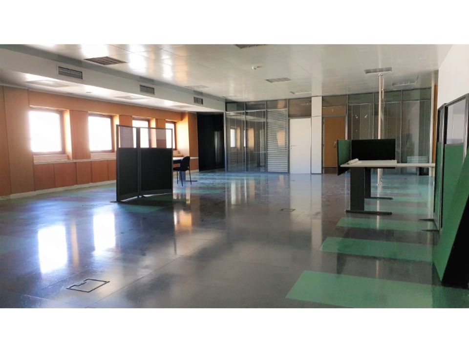 L'establiment comercial a Carnaxide, Lisbon - foto 2