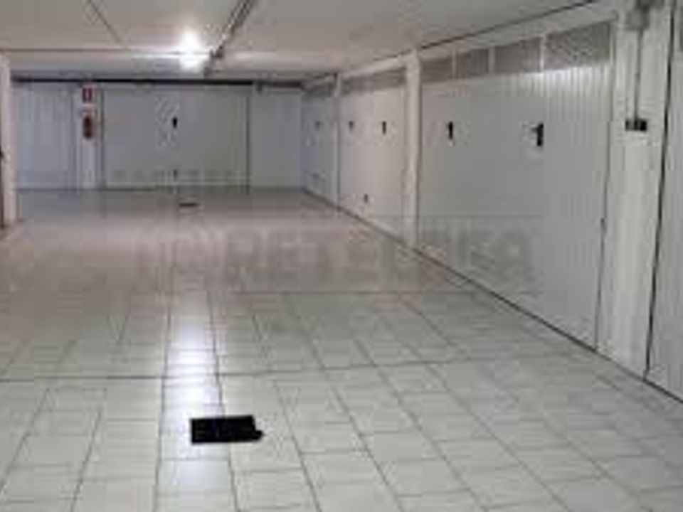 Garage i Montecchio Maggiore, Vicenza - foto 1