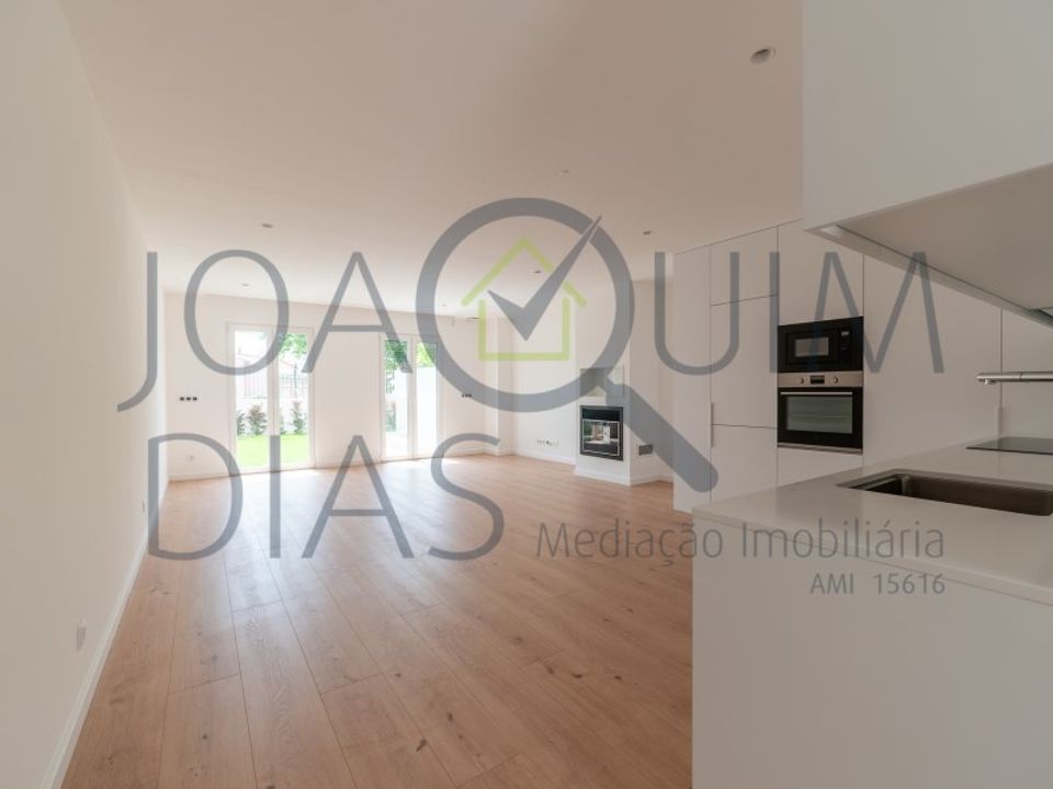 Villa a Rio de Mouro-Estacao, Lisbon - foto 2