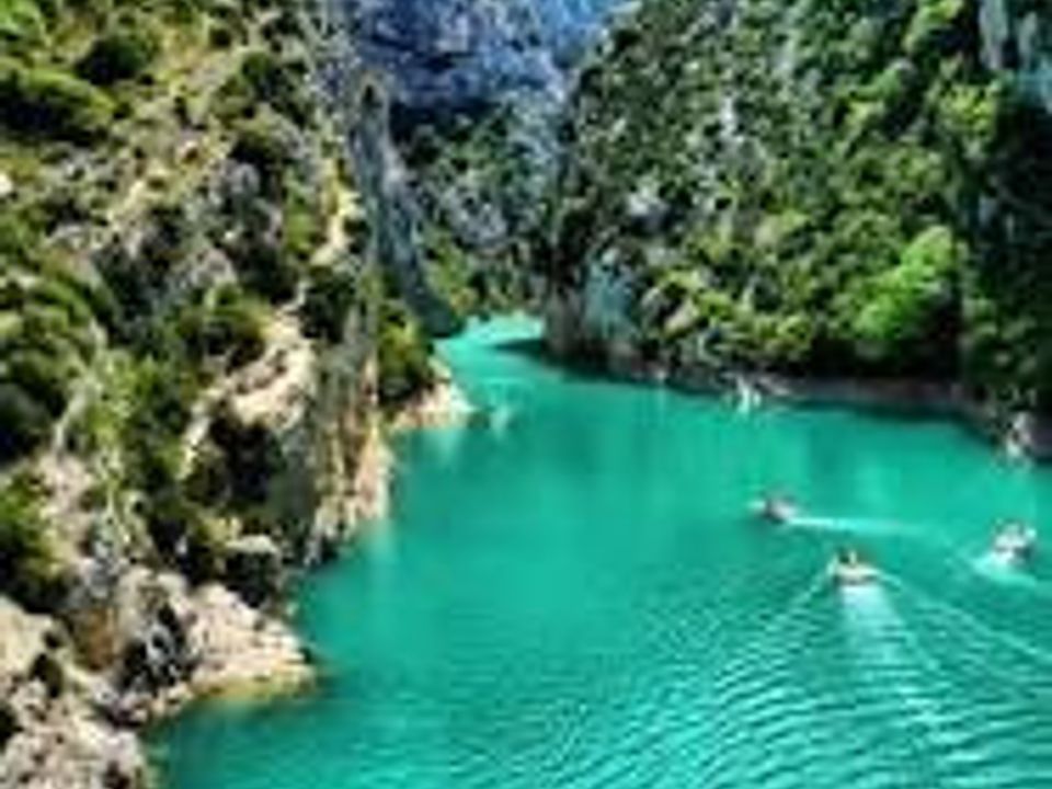 Erhvervsejendom i Moustiers-Sainte-Marie, Alpes-de-Haute-Provence - foto 2