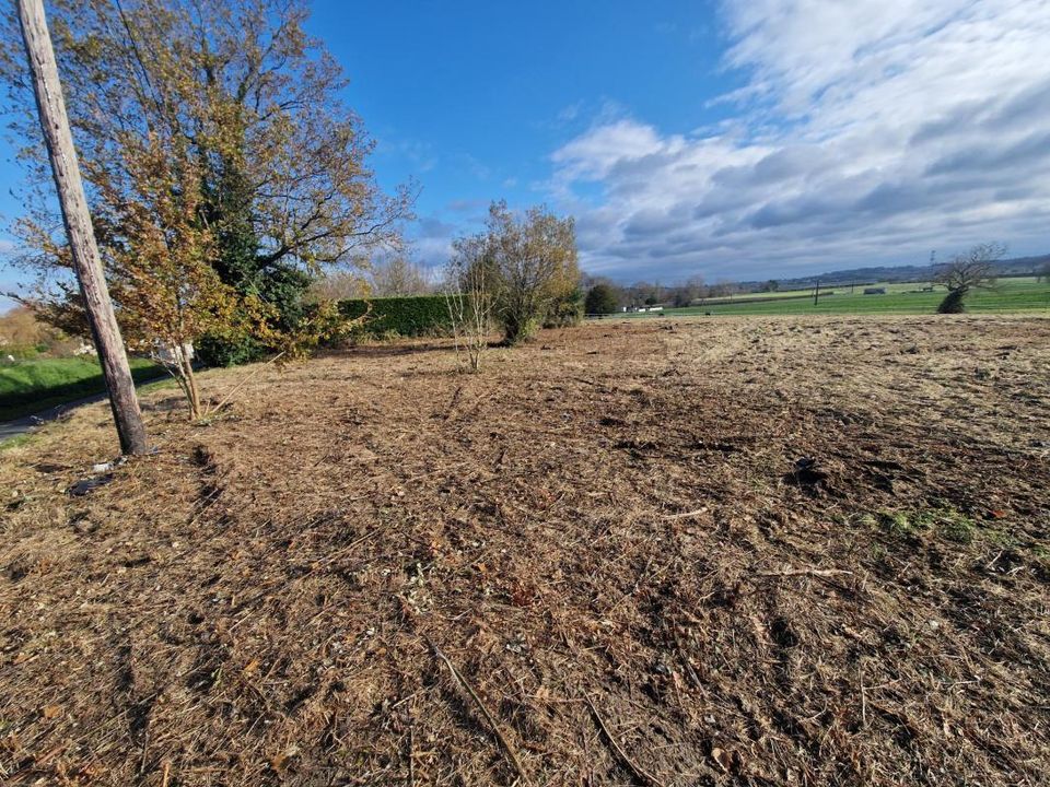 Helårsgrund i Saint-Ciers-Du-Taillon, Charente-Maritime - foto 3