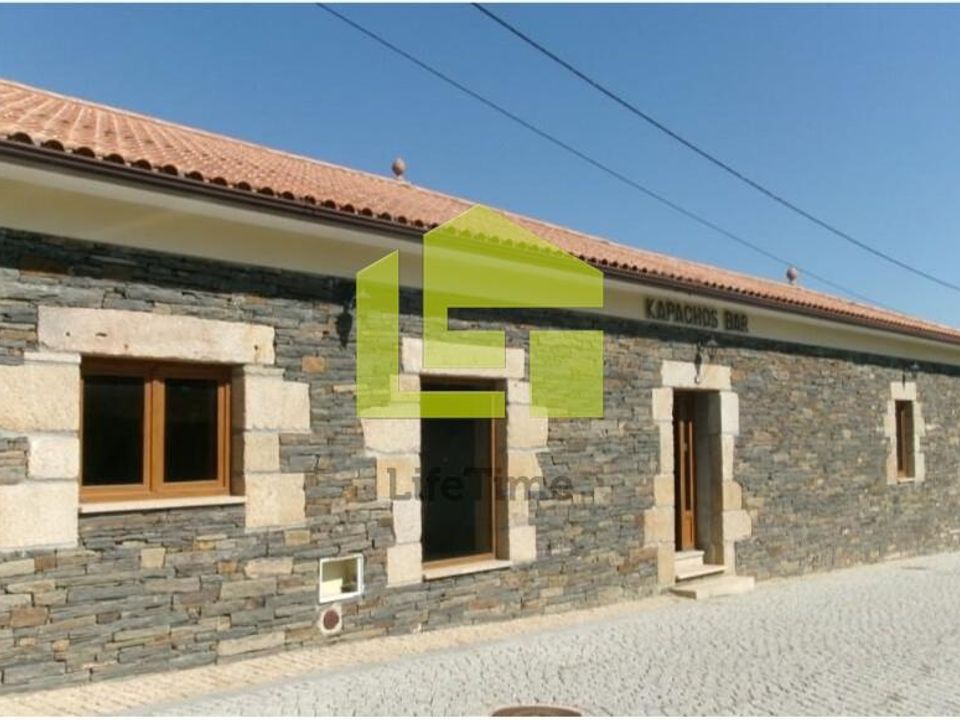 Erhvervsejendom i Sao Joao da Pesqueira, Viseu - foto 1