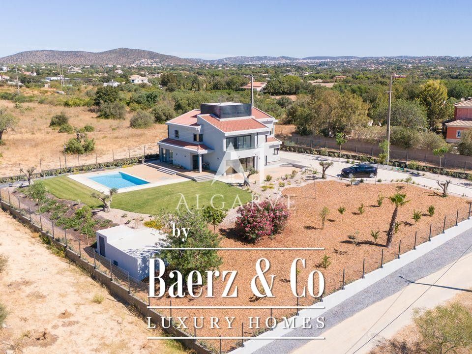 Villa i Quarteira, Faro - foto 1