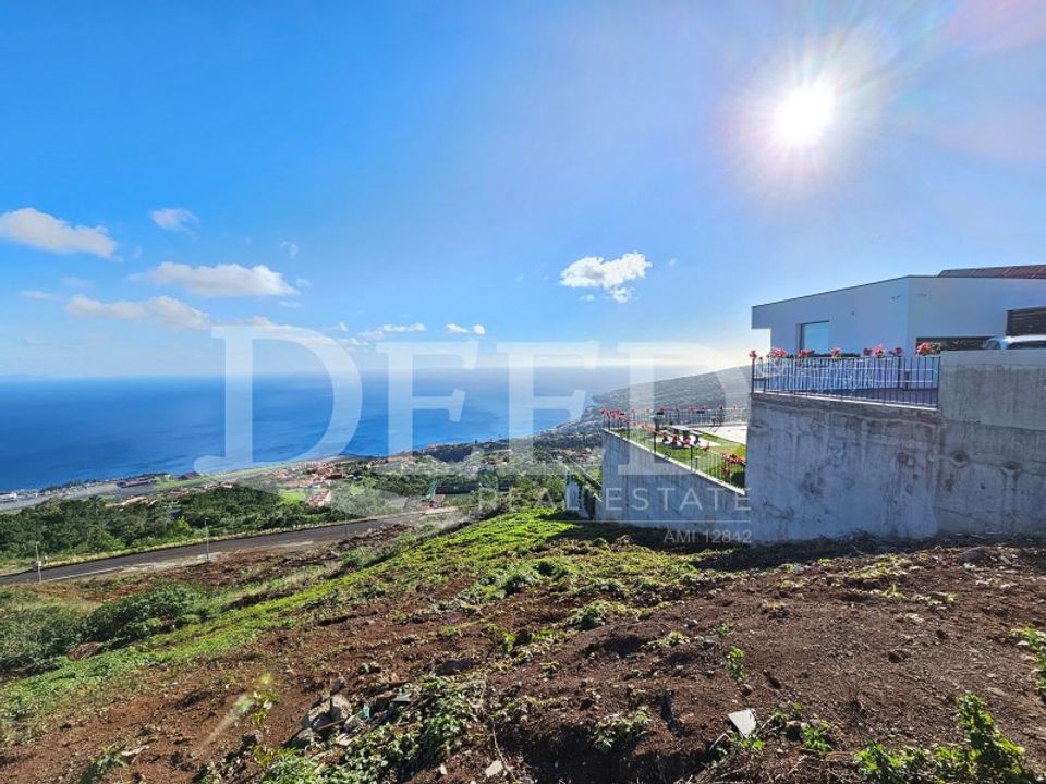 Helårsgrund i Santa Cruz, Madeira - foto 1