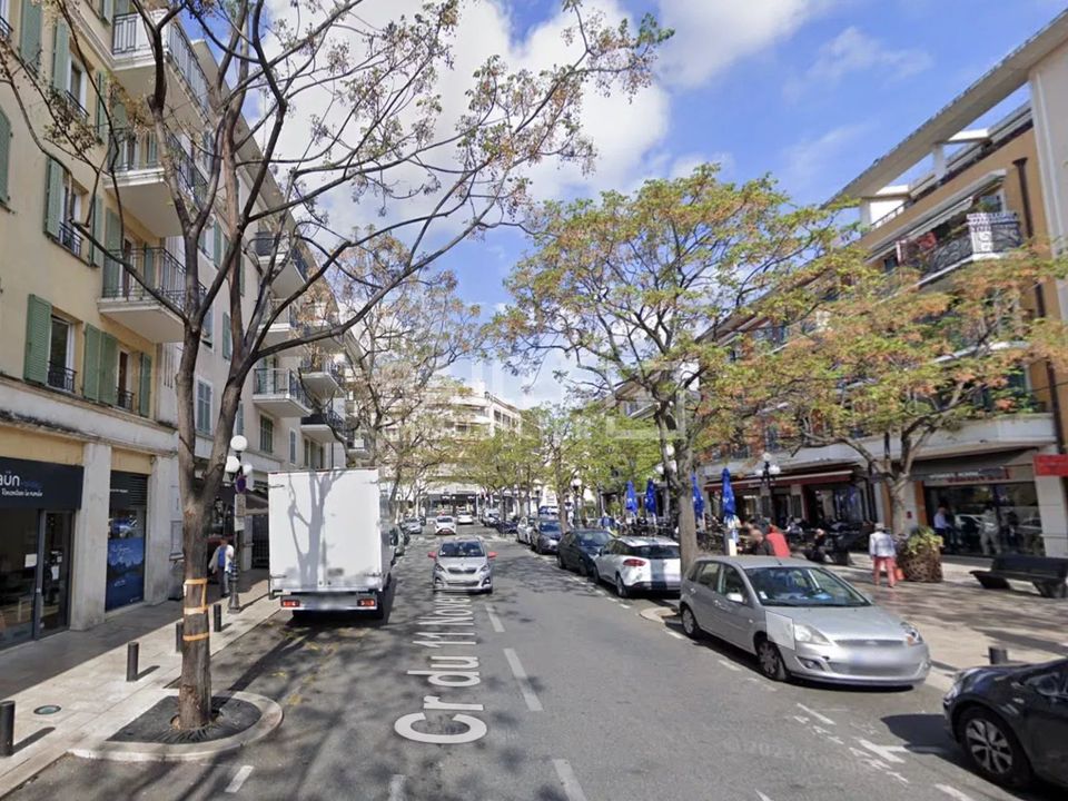 Erhvervsejendom i Cagnes-sur-Mer, Alpes-Maritimes - foto 1