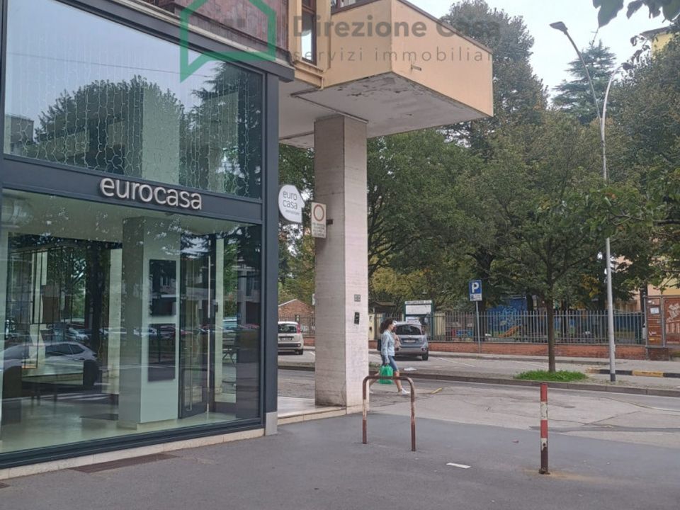 Erhvervsejendom i Cassina de' Pecchi, Milan - foto 1