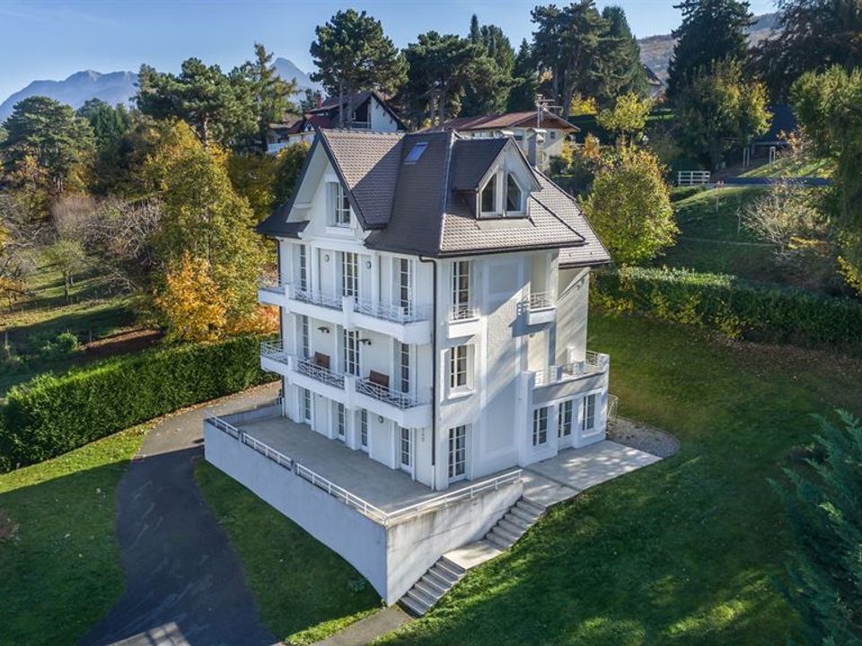 Villa i Evian-les-Bains, Haute-Savoie - foto 1