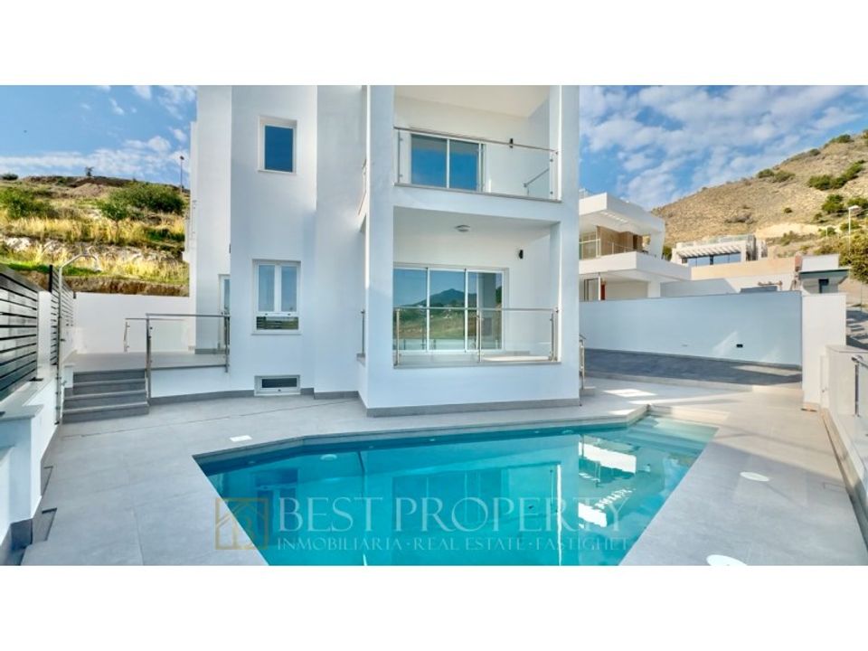 Villa i Nerja, Malaga - foto 1