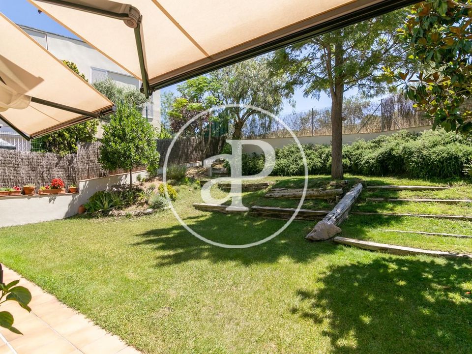 Villa - Sant Just Desvern, Barcelona - photo 2