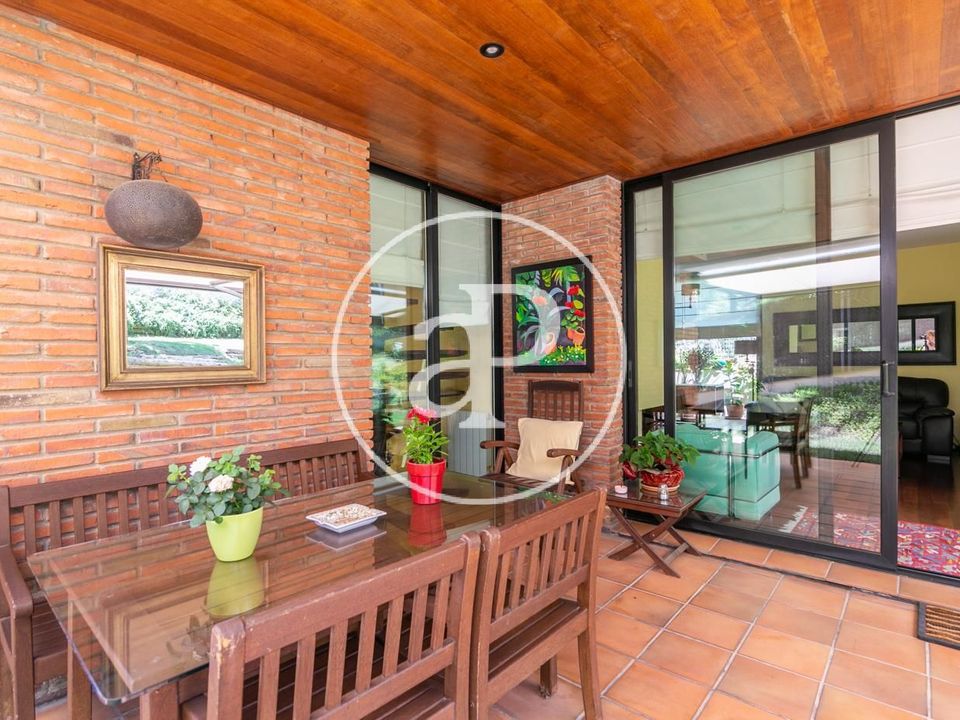 Villa - Sant Just Desvern, Barcelona - photo 3