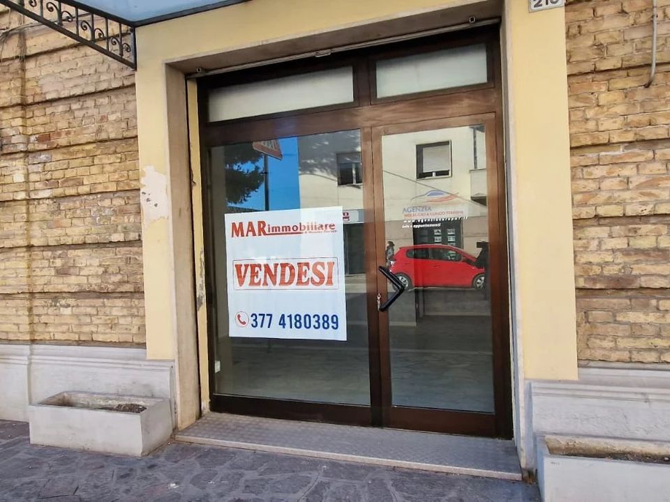 Erhvervsejendom i Montesilvano Marina, Pescara - foto 5