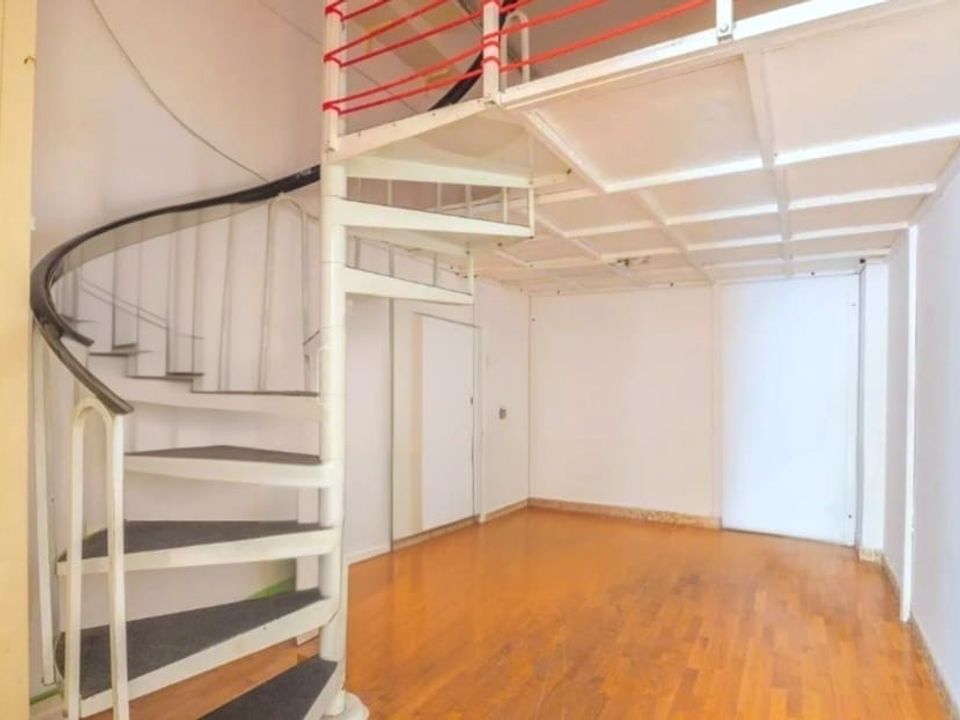 L'establiment comercial a Montegranaro, Fermo - foto 3