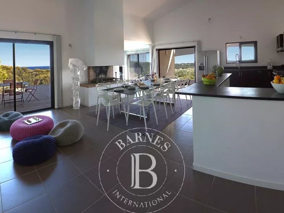 Villa in Sainte-Lucie de Porto-Vecchio, Corse-du-Sud - foto 3