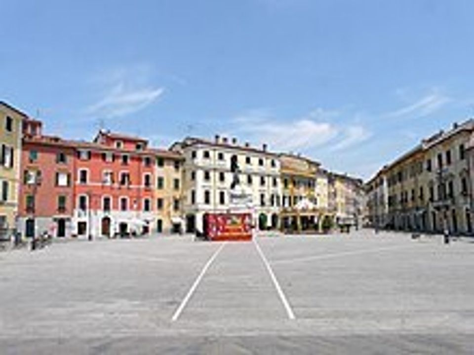 Erhvervsejendom i Sarzana, La Spezia - foto 1
