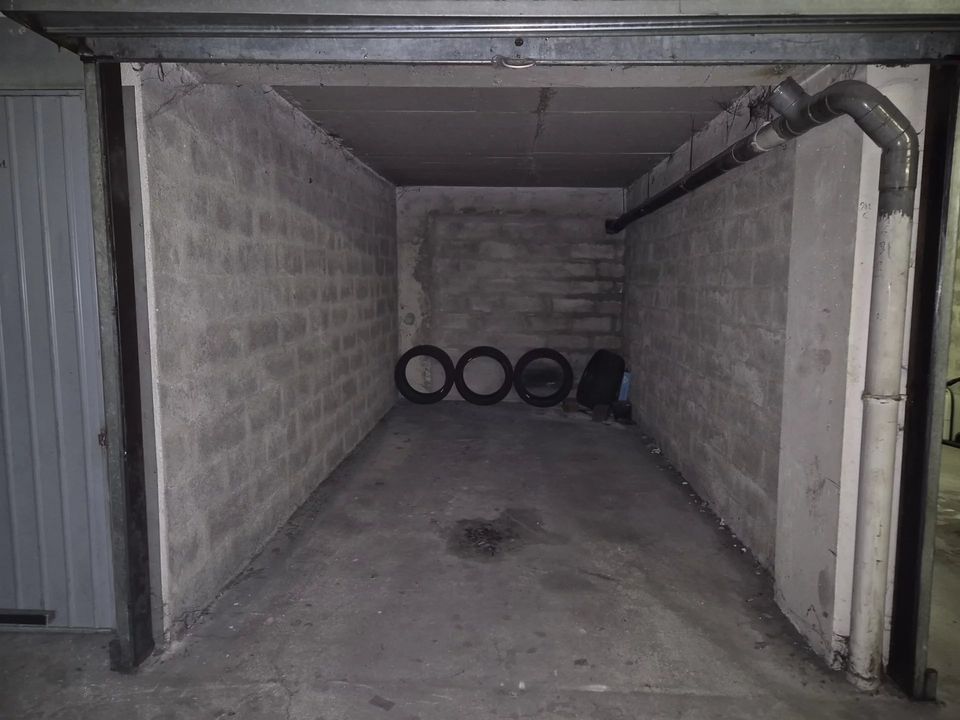 Garage i Saint-Laurent-du-Var, Alpes-Maritimes - foto 1