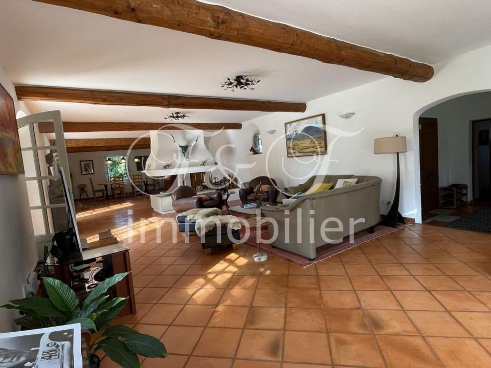 Villa in L'Isle-sur-la-Sorgue, Vaucluse - photo 1