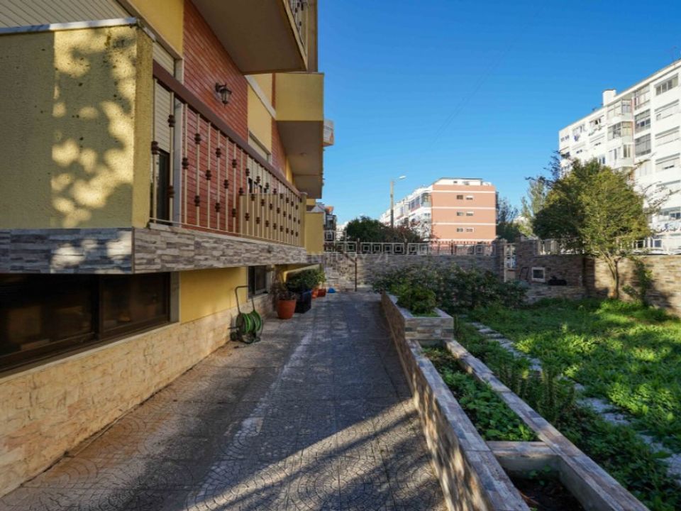 Villa i Rio de Mouro-Estacao, Lisbon - foto 4