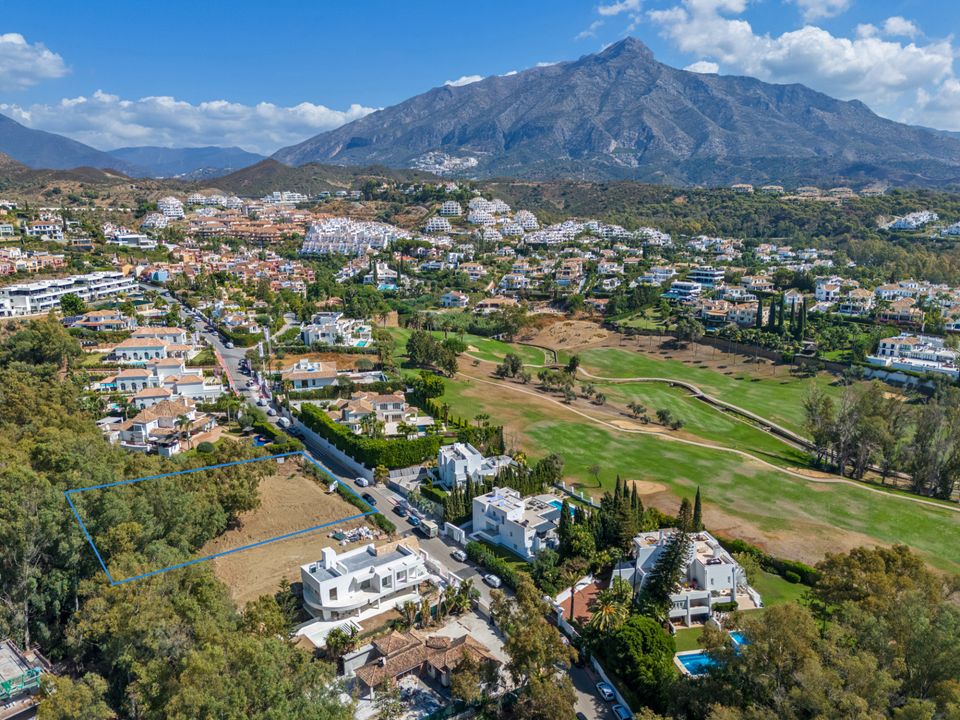Helårsgrund i Marbella, Malaga - foto 1