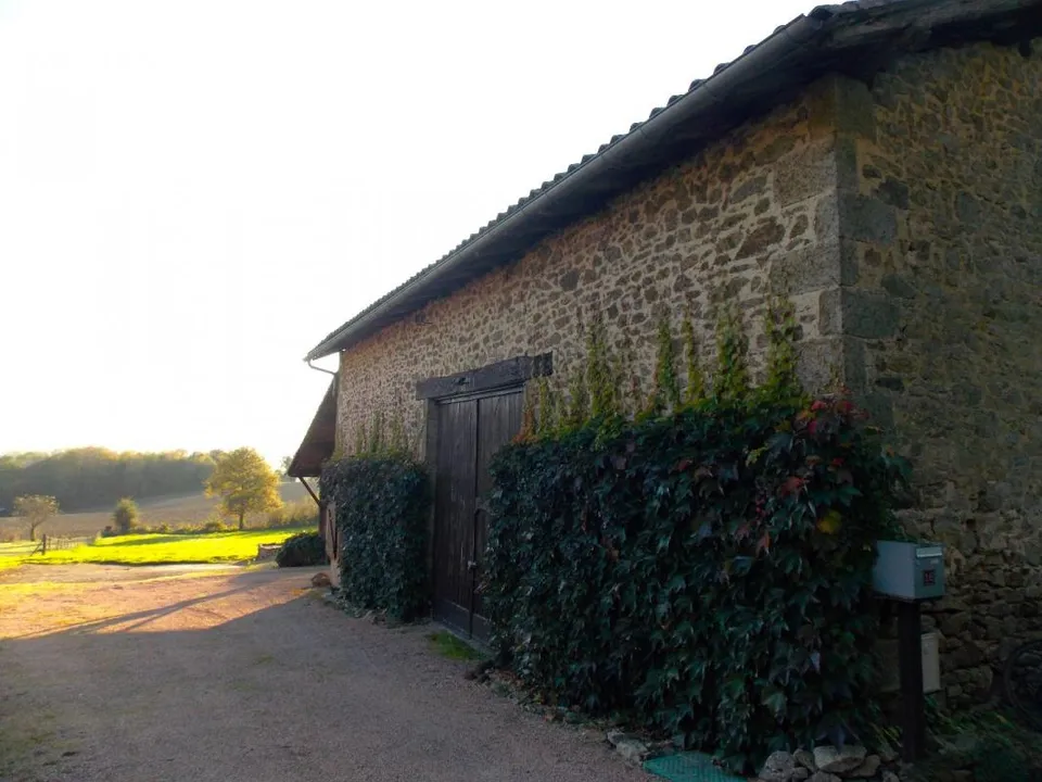 Landejendom i Les Salles-Lavauguyon, Haute-Vienne - foto 3
